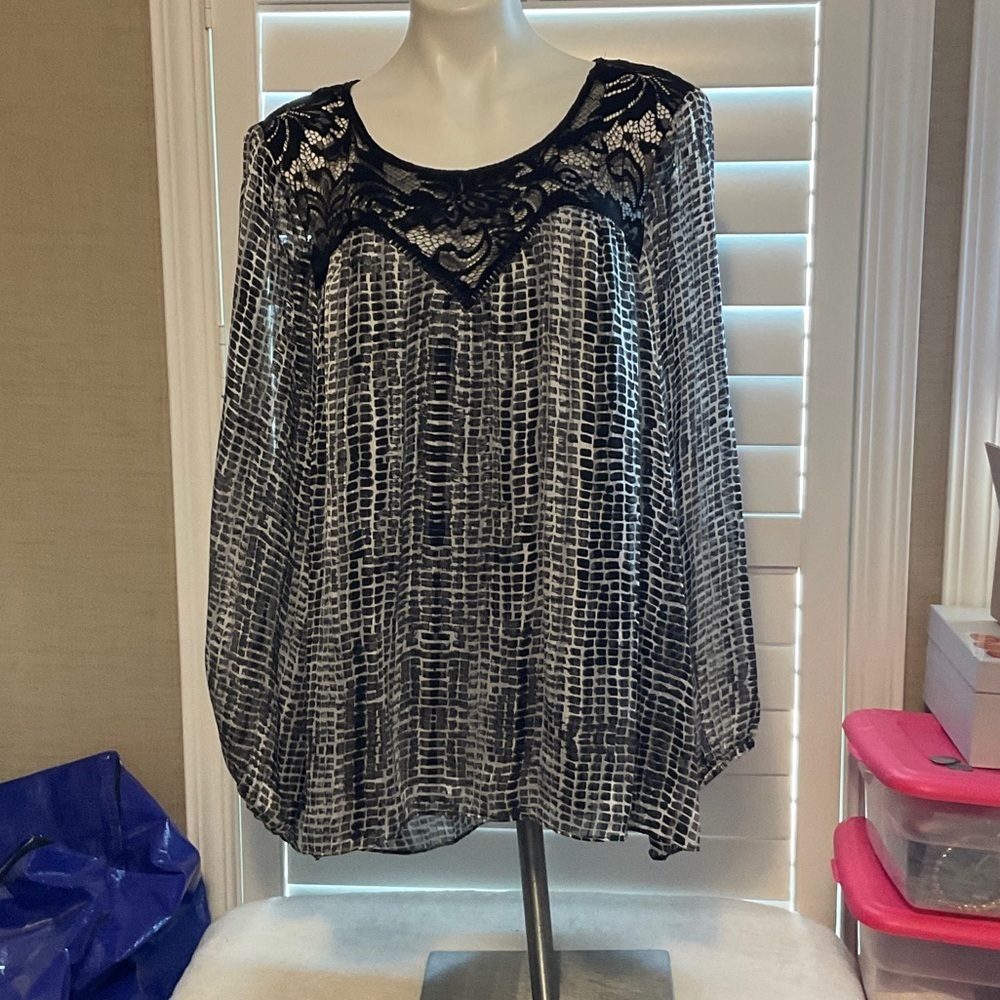 Alyx Black and White Patterned Blouse